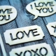 "Szeretlek mert,"... chipboard karton díszítőelem